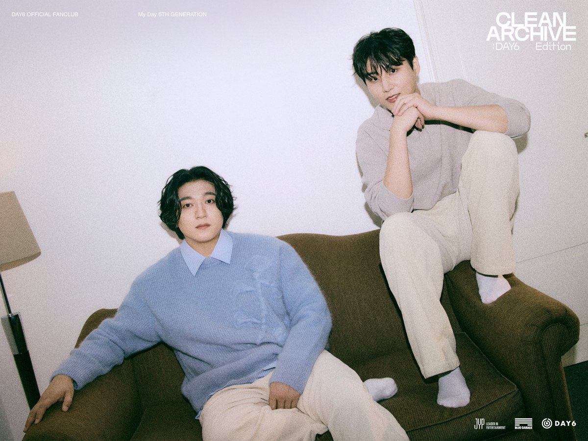 회색?니트? 입으신분 형 옆이라고 한껏 예쁜척함!!!!