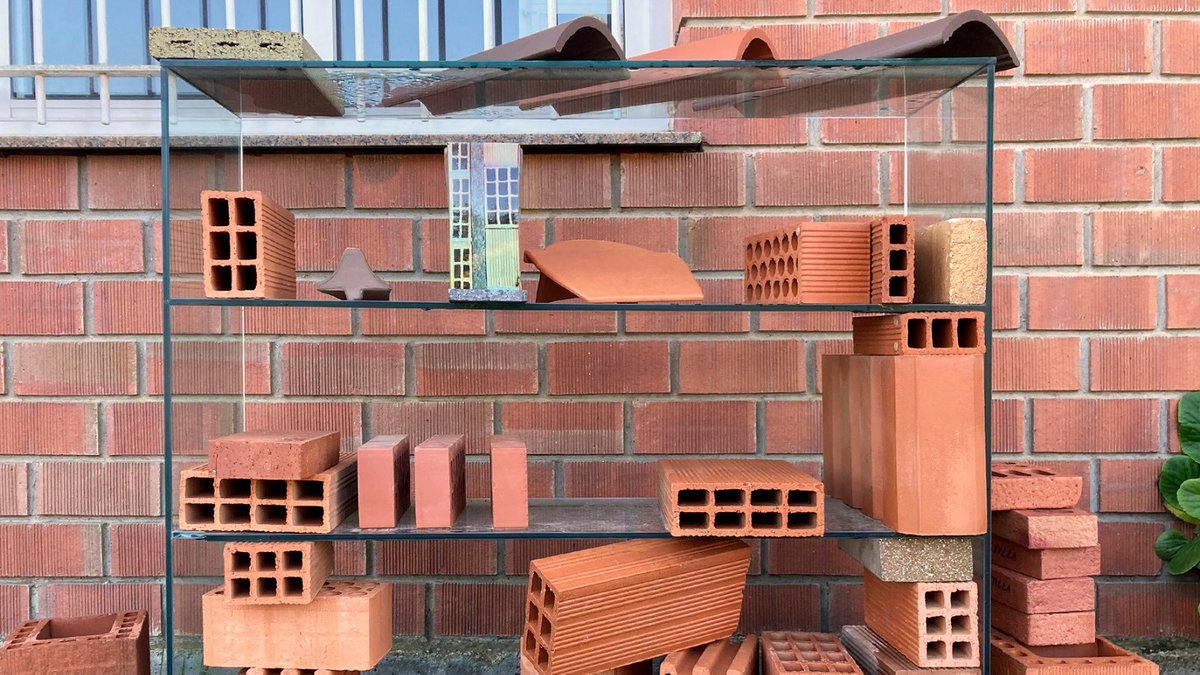 🧱 No todos los materiales sirven para todos los proyectos.

Cada tipo de edificación exige soluciones distintas. En Cerámica Campo contamos con gamas para vivienda, urbanización e industria.

🔗ceramicacampo.es

#CerámicaCampo #Construcción #Materiales #Edificación