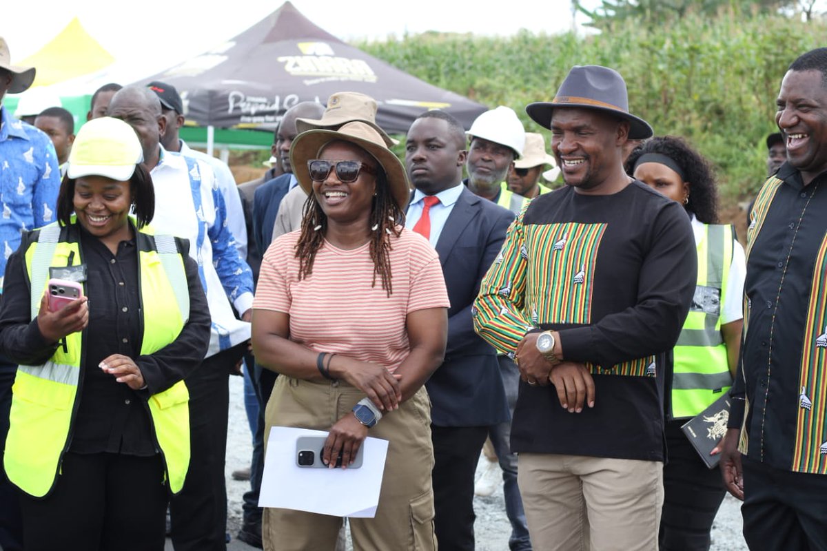 MinistryofTID's tweet image. #HappeningNow 
The Minister of Transport and Infrastructural Development, Hon Adv F.T Mhona, is today officially opening to traffic the completed section of Harare-Mazowe Dualisation project from  Christon Bank to Blueridge Shops. He is accompanied by Minister of State for