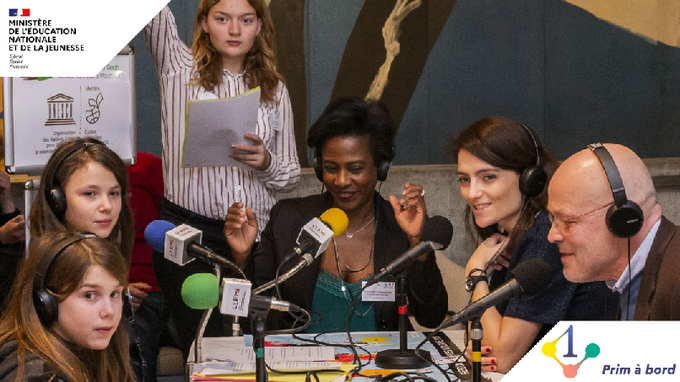 Cycles 1⃣, 2⃣ et 3⃣ | Se former - S'inspirer | #EMI

📌 Vademecum pour créer une #webradio scolaire

▶️ primabord.eduscol.education.fr/vademecum-pour…

✅ Concevoir un projet éditorial et des contenus radiophoniques avec des professionnels
✅ Valoriser l’expression médiatique des élèves