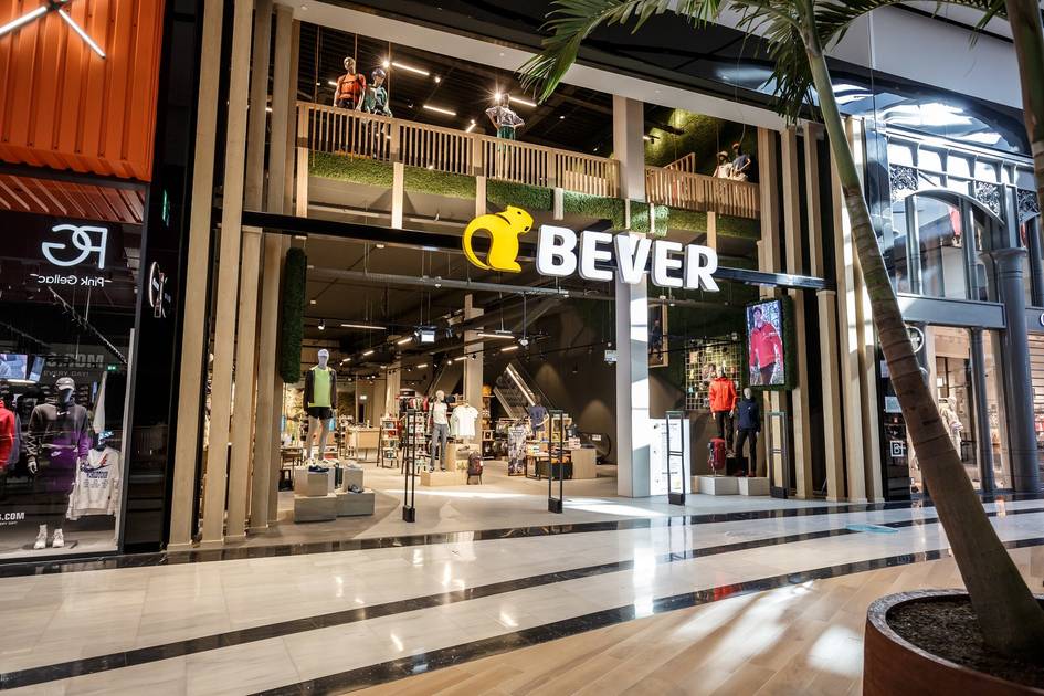 Gert van Binsbergen treedt per 1 maart aan als Managing Director bij Bever. Dat blijkt uit een persbericht van de buitenspecialist. Hij volgt Albert Scholte... fashionunited.nl/nieuws/mensen/…