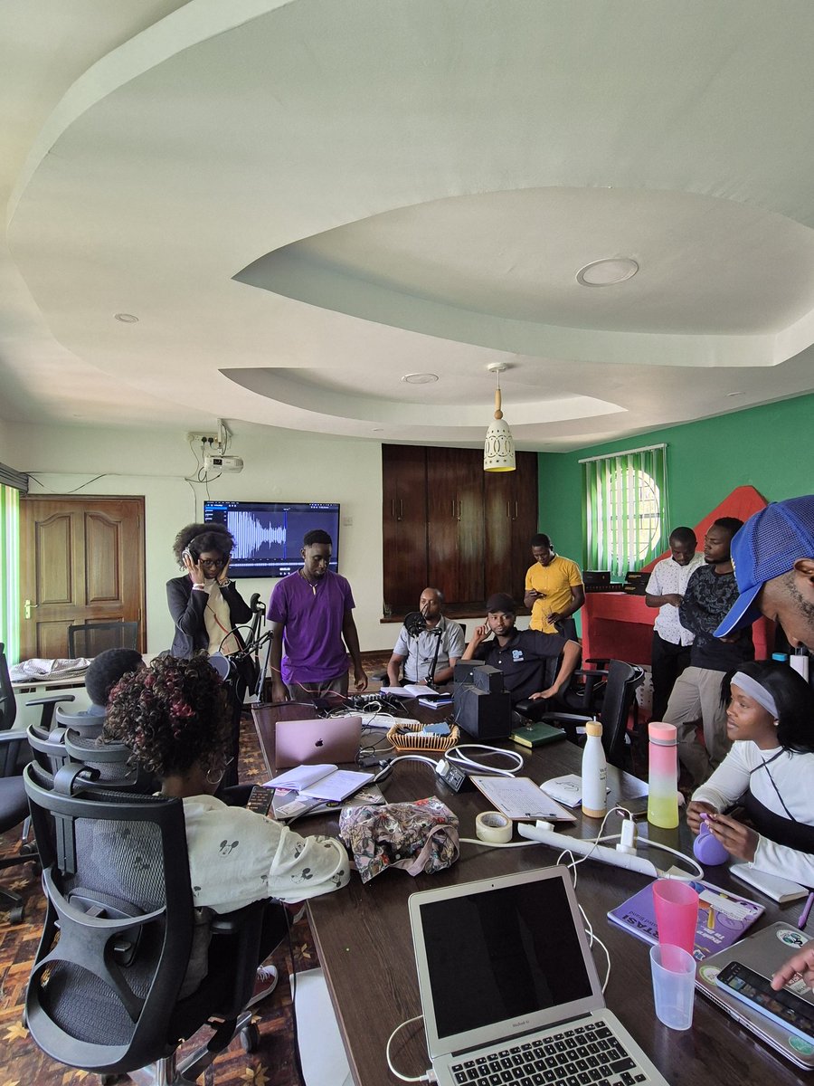 Ubunifu_Hub's tweet image. Empowering youth and the volunteer community through hands-on skills development 🎙️
Today’s focus: Podcasting Setup Training  building voices, sharing stories, and creating impact.

#YouthEmpowerment #SkillsTraining #Podcasting #VolunteerCommunity