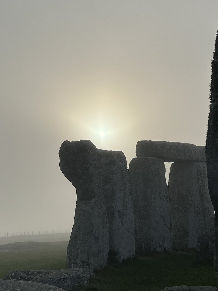 Sunrise at Stonehenge today (13th February) was at 7.23am, sunset is at 5.19pm  🌫️