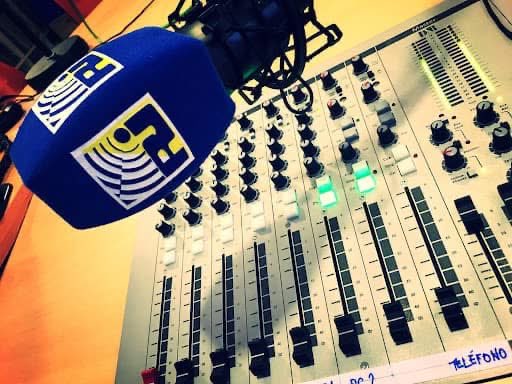 Felicidades, <a href="/La_Higuerita/">LA HIGUERITA</a>! Decano de la Prensa de Huelva. Más de un siglo narrando el día a día de #IslaCristina. Ademas coincide con el #DíaMundialDeLaRadio; dos pilares que nos informan, entretienen y acompañan siempre. Gracias por escribir, y contar nuestra historia cada día.