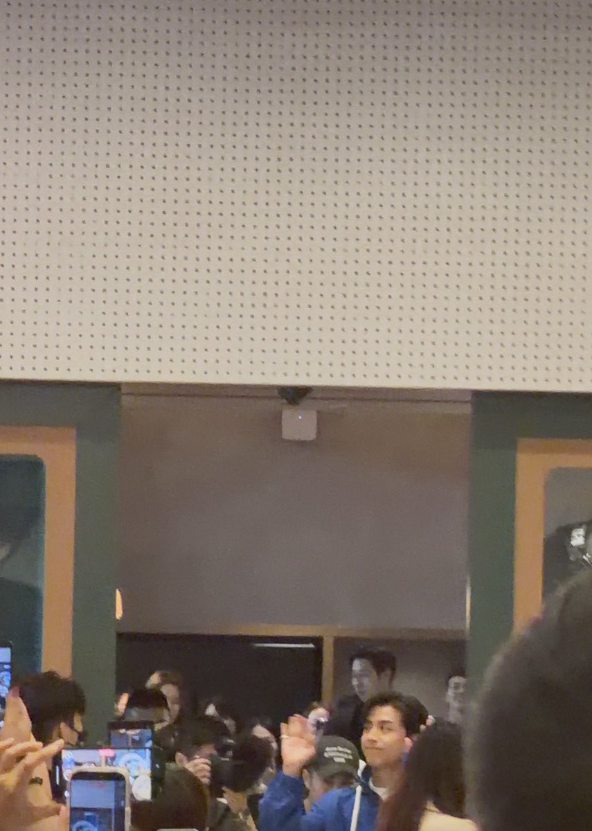 トイレ行ったらAKがいました😂