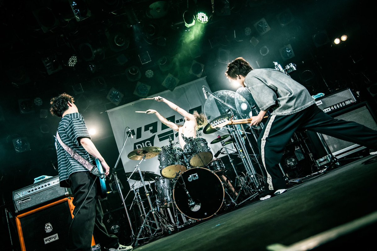 ThisisLASTBAND's tweet image. #ThisisLAST 

2026/02/13
#ツタロックDIG LIVE Vol.19-EXTRA-《DAY2》
＠ SHIBUYA CLUB QUATTRO

Thank you !!
来月 幕張でお会いしましょう🤝

@tsutarocklive
#ツタロック
#ツタロ

-

📌2026/10/15
初の日本武道館 単独公演 先行受付中！
🎫w.pia.jp/t/thisislast-b…

📌3月より開催！
全国28公演…