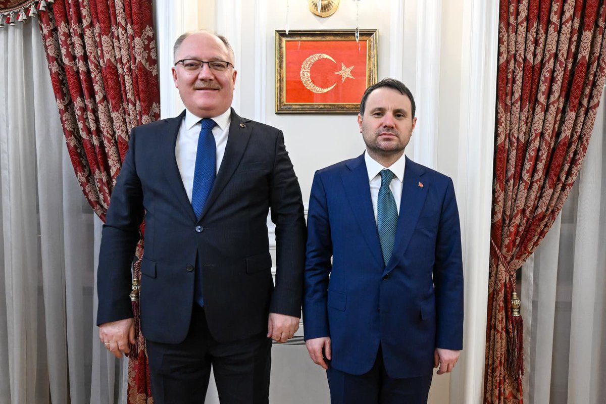 avhilmibilgin's tweet photo. 📍Adalet Bakanlığı 

Adalet Bakanlığı görevine atanan Sayın @abakingurlek’i makamında ziyaret ederek hayırlı olsun dileklerimizi ilettik.

Sayın Bakanımızın yeni görevinin hayırlı olmasını diliyor; vatan ve millete hizmet yolunda üstün başarılar temenni ediyorum https://t.co/7dprKZ6yCR