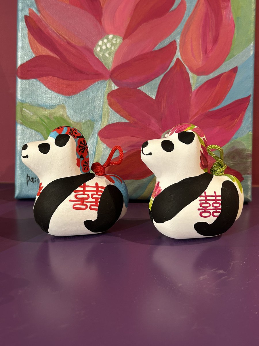 ROUROU_OFFICIAL's tweet photo. keedaさんから新しい午？
午パンダ(笑)土鈴が届きました🐼💕
可愛すぎる！！ https://t.co/gjXOV4b0MA