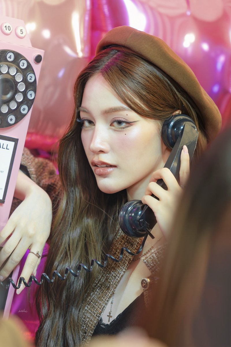 ฮัลโหล.. หนูยังเหลือแม่อยู่มั้ยคะ

TKNUR AT HOUSE OF SEPHORA
#HouseOfSephoraxTKNur
#TKNur #TKphinyanech