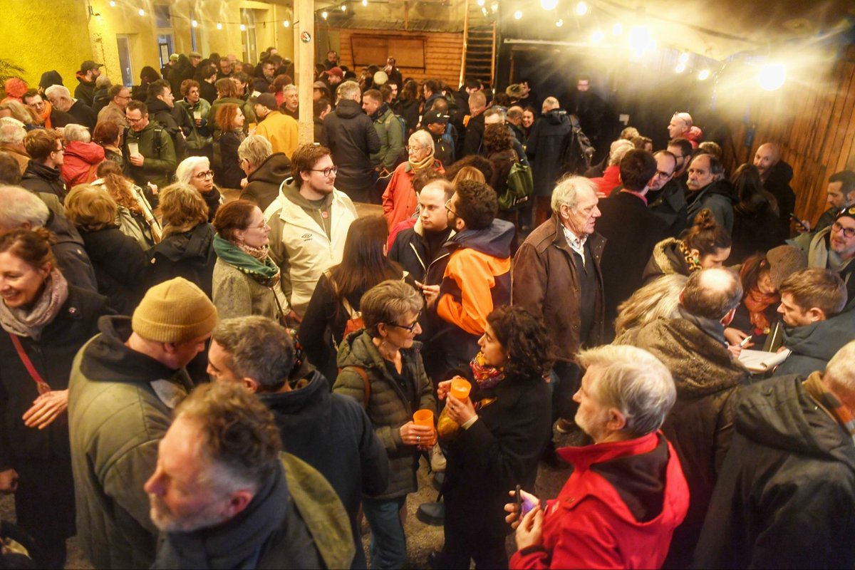 Quelle belle soirée hier au Macadam ! 450 personnes venues soutenir la liste de la <a href="/GaucheUnieNtes/">La Gauche Unie pour Nantes</a> et dire qu’à Nantes il n’y a pas de futur sans culture! Un moment fort pour se tenir aux côtés des actrices et acteurs culturels qui font la fierté nantaise.