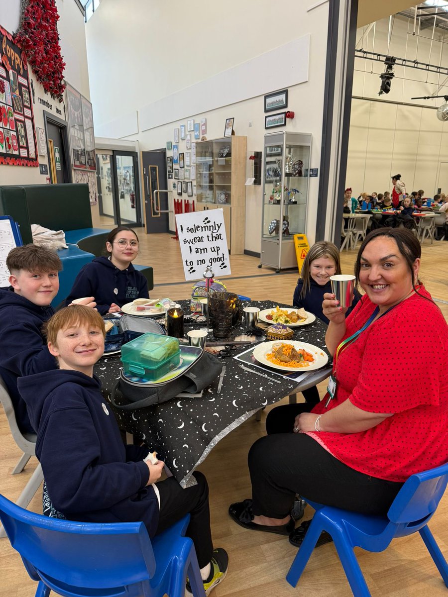 Mrs Carrick and the children on the golden table had a fabulous Harry Potter themed lunch today.