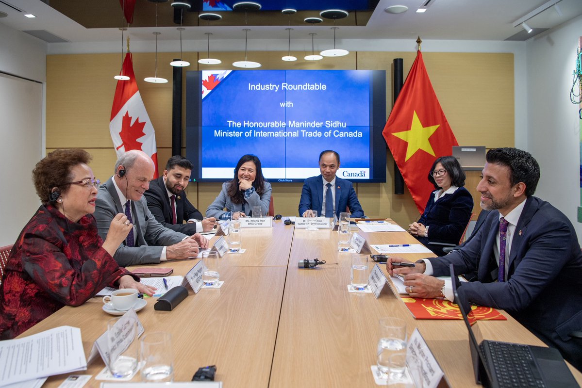 MSidhuLiberal's tweet image. Canadian beef is now served in more than 600 restaurants across Vietnam and stocked in over 4,000 supermarkets.

Agriculture is a growing pillar of our trade relationship with Vietnam, from beef and seafood to Canadian fruit. Great to sit down with them and see how this…