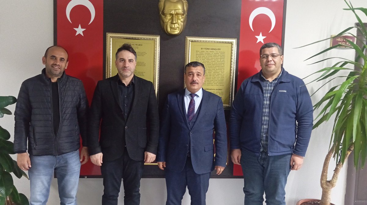 OmerliMem's tweet photo. Nusaybin BİLSEM Müdürü Mesut KAPLAN, İlçe MEM Özel Kalem Müdürü Kutbettin ÇELİK ve Gedikhane H. Beşir-H. Vesile AKTAŞ İlkokulu Müdürü Abbas ÇETİN; Milli Eğitim Müdürümüz sn Ümit ÇETİN 'e hayırlı olsun ziyaretinde bulundular.
Nazik ziyaretleri için kendilerine teşekkür ederiz. https://t.co/1DiLrSySNC