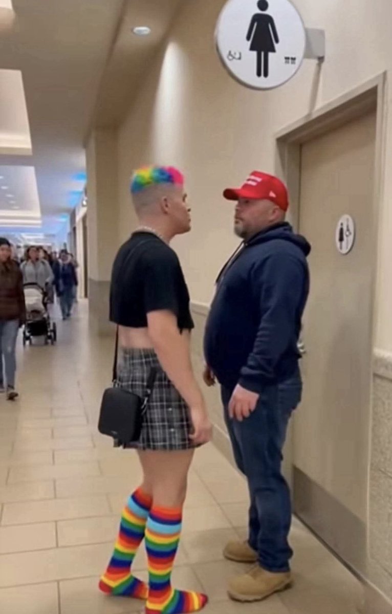 El satanismo avanza.
Hoy, 13 de febrero de 2026, el Parlamento Europeo aprobó una resolución que declara que las mujeres trans son mujeres.
Se votó y se aprobó, con 340 eurodiputados a favor.
¿Qué viene ahora?, primero se redefine el concepto, luego se exige obediencia legal y