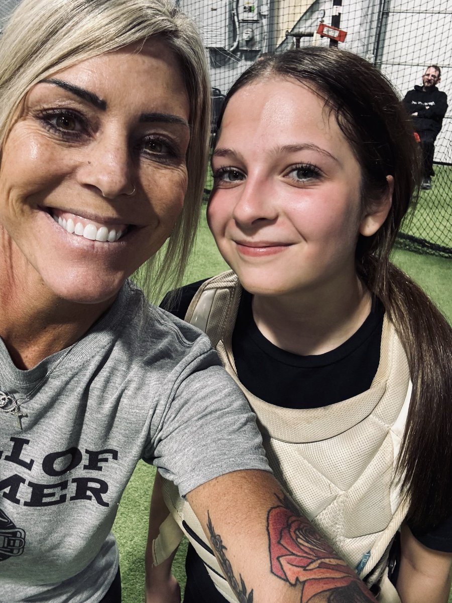CoachJackieSB's tweet photo. High school ball is here! Go time!!! https://t.co/JQ05UoWHVV