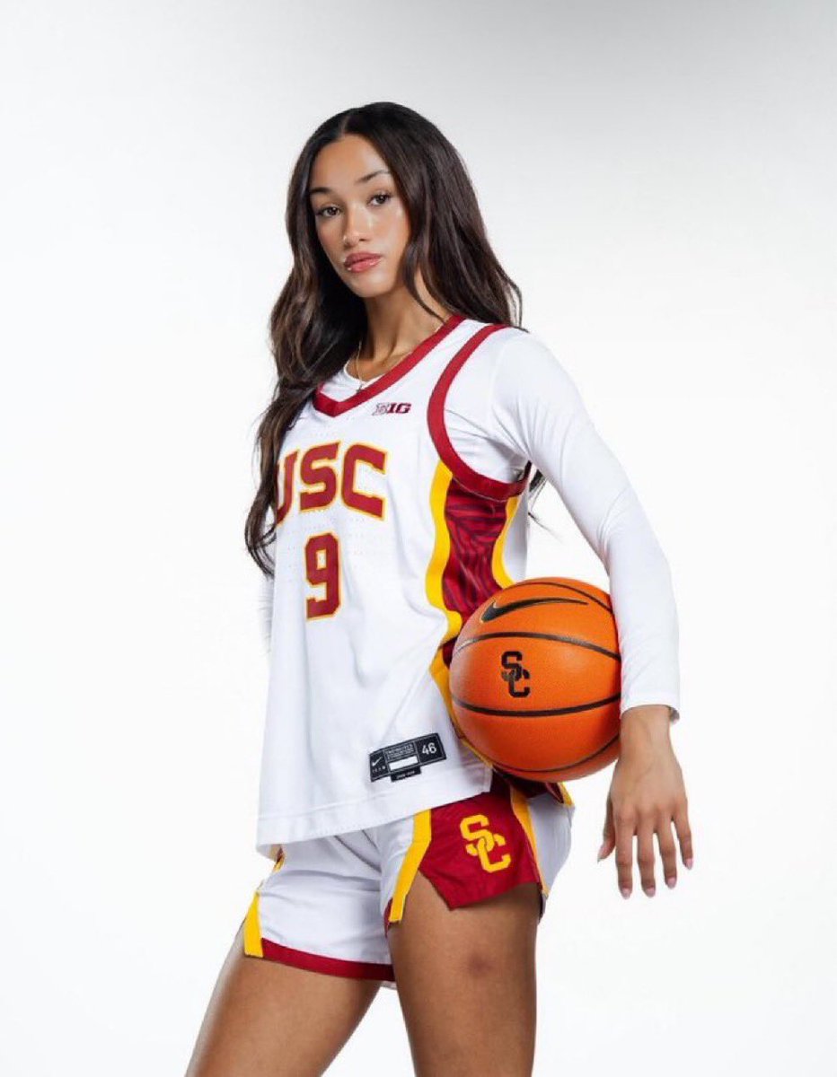 National Freshman of the Year candidate Jazzy Davidson has been on a TEAR in February 🔥 

▪️22.0 PPG
▪️6.5 RPG
▪️5.5 APG
▪️2.3 SPG
▪️1.3 BPG

She leads USC in scoring, rebounds, assists, steals &amp; blocks.