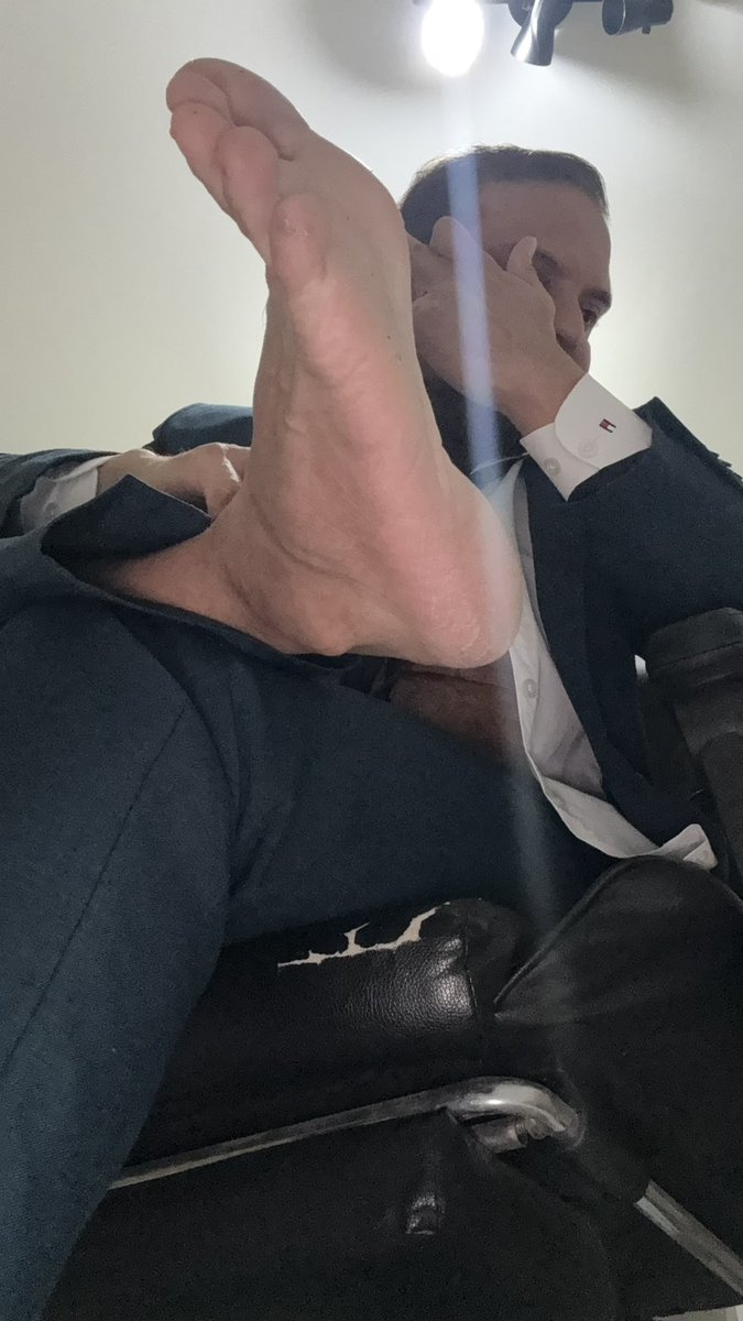 🔥RT GAME Carnavalesco 🔥

Com um dos mais trouxas que existem,podem comentar marcando e zoando ela ! 
<a href="/JFK0765/">JFK</a> 

💰: $2❤️ / $3♻️ / $2💬 (3 comments)
🕝: 15 minutes