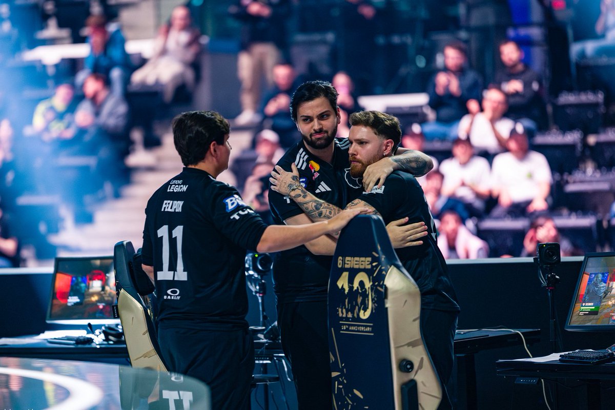 ❌🇧🇷 A <a href="/FURIA/">FURIA</a> perde para o Fluxo W7M e está ELIMINADA do Six Invitational 2026!

Esse é o fim da maior line-up brasileira da história do Siege. HerdsZ continuará na FURIA e o restante irá para  a Team Liquid.