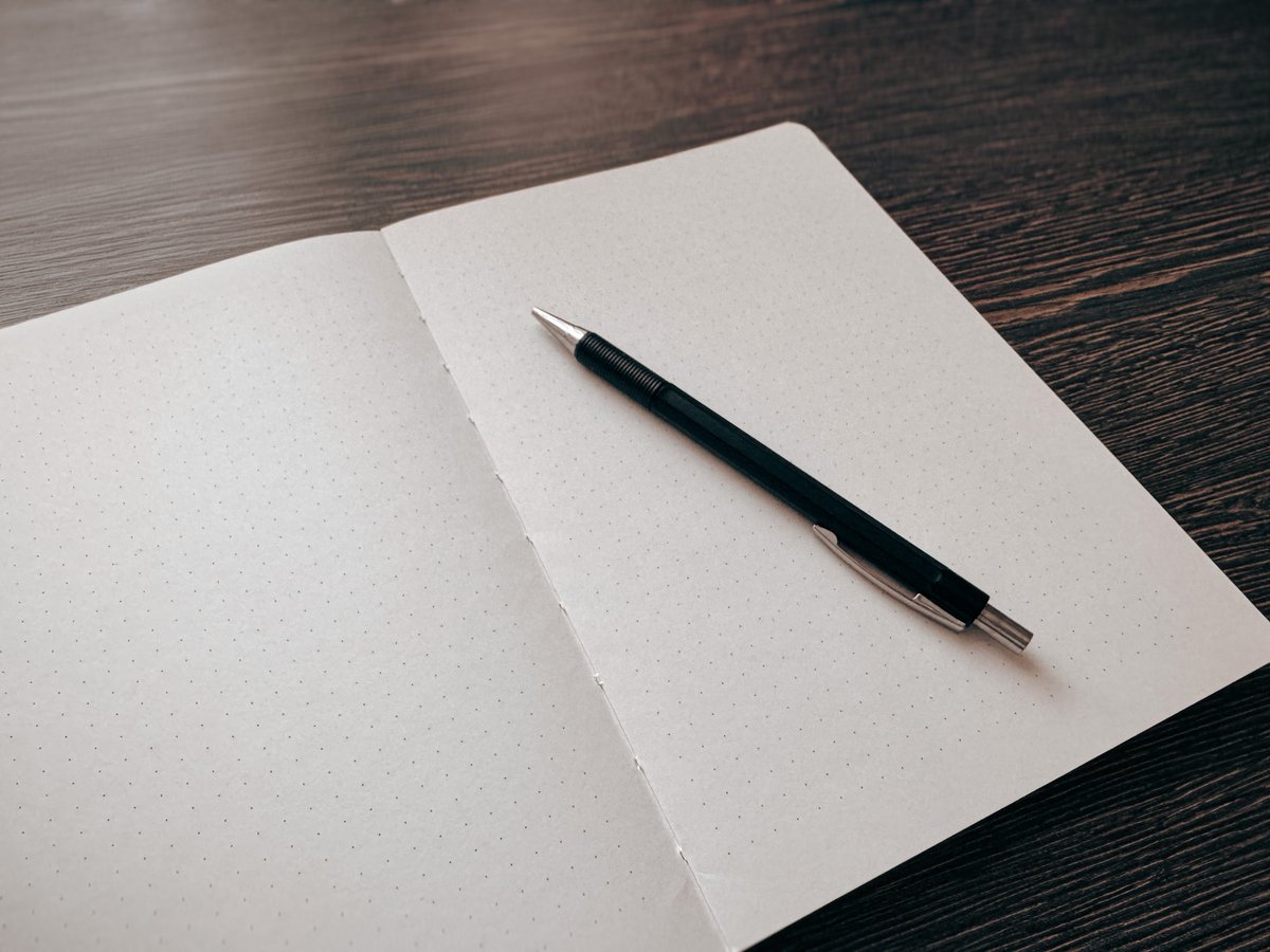thevitdev's tweet photo. I'm slowly starting work on a new game called Uncarried.
It begins in a notebook. https://t.co/8e6t4juRP9