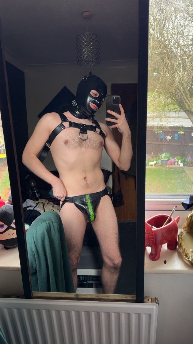 jockstrapjorge's tweet photo. Thought I’d try rubber. 

Jock and hood by @ZkEnglandWhite 

#gaykink #gayfetish #gayrubber https://t.co/8xJU9C1aZY