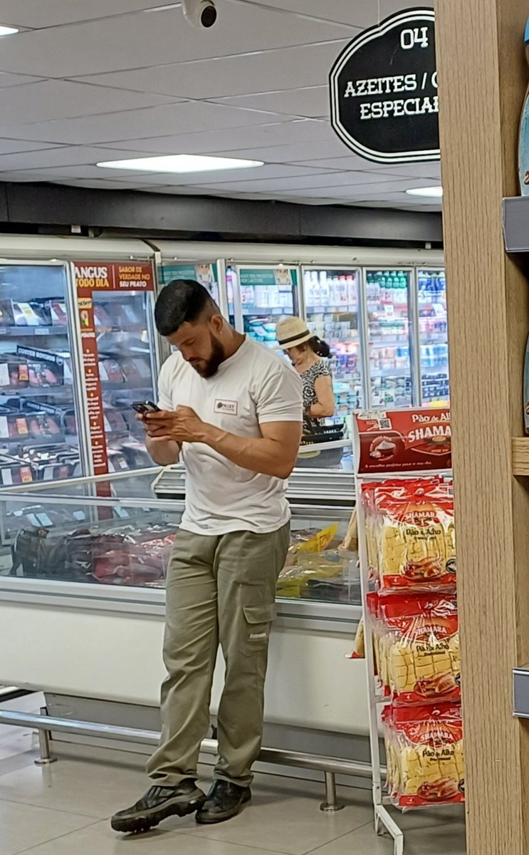 Por favor el repositor del super 🤤
La superioridad de los hombres brasileros