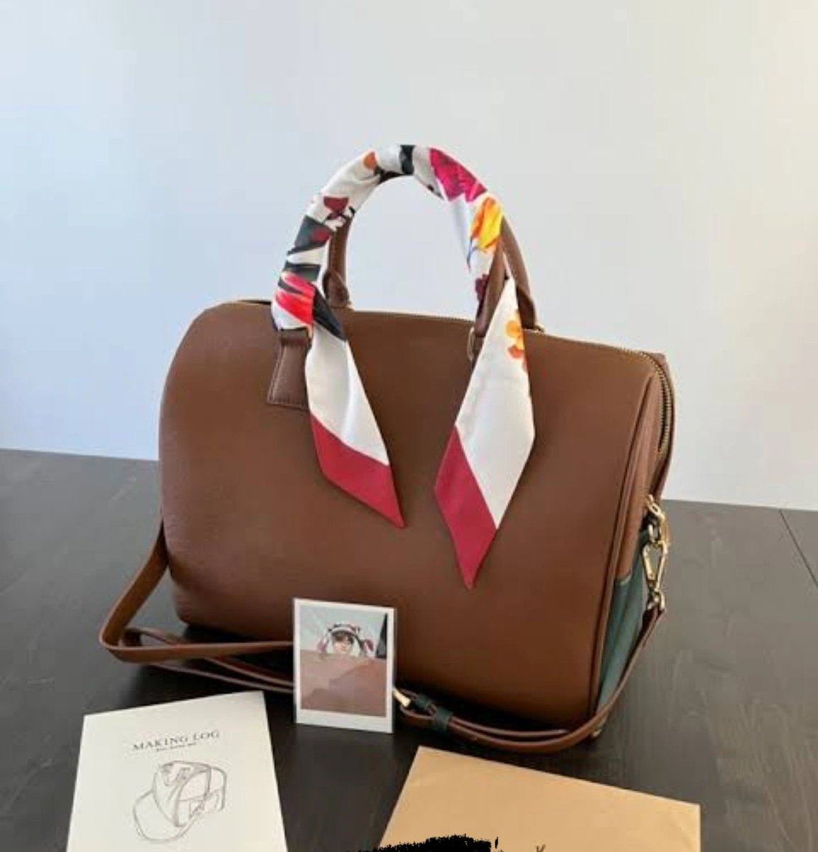 방탄 포카 양도
BTS V Boston Bag

WW ⭕
Eng⭕
600 usd

ㅅㅊㅇ 방탄소년단 BTS 남준 석진 윤기 호석 지민 태형 정국 RM JIN SUGA JHOPE JIMIN V JK POCA SELL BUY WTS WTB DVD 럽셀 티어 메모리즈 일본  럭드 특전 모노크롬 미니포카 멤버십 아이엠스틸 BT21 사웨 파스테 엠투유 디데이 BE 하이브