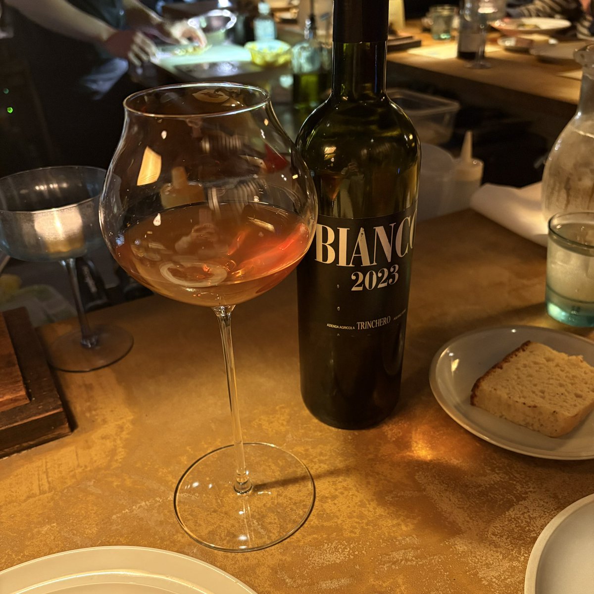 yuki_sci's tweet photo. おいしいナチュールを飲んでハッピーな金曜日。おしゃれなメガネも手に入れた！ https://t.co/6rg594ahJG