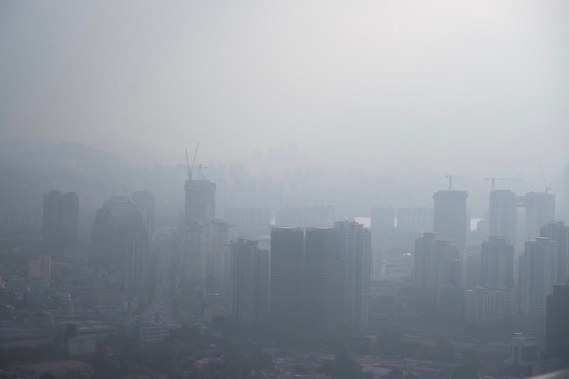 baemonsterized's tweet photo. it’s because of all the racist plastic white washed monkeys emitting their racist carbon dioxide https://t.co/HZXGo4xs22