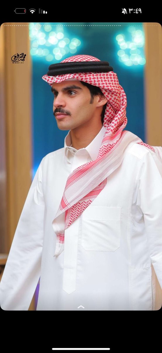 ((سيف يام)) و محزم ربوعه و ذخرٍ للقبيلة 
احتزم به كل ما ضاقت علي منى و منى

ادري ان سلمان ينهي كل حاجة مستحيلة 
سيفنا اللي لَـ غزينا به يرد القوم عنا 

#سلمان_ملهي
#سلمان_بن_ملهي