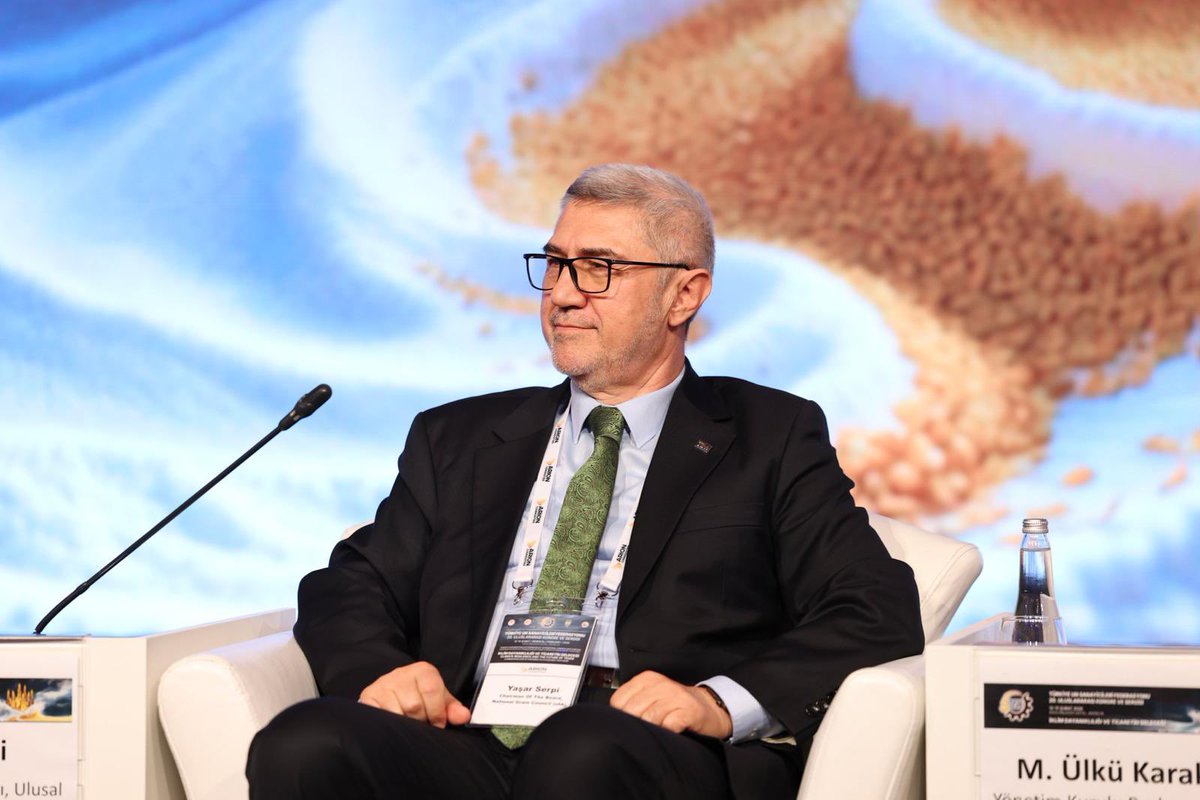 UHKonseyi's tweet photo. Başkanımız Sn Yaşar Serpi @UnFederasyonu tarafından 20. Uluslararası Kongre ve Sergisi kapsamında düzenlenen “Türkiye Tahıl Piyasaları ve Ticaret” başlıklı 
oturumda Konseyimizin ‘Türkiye’nin Hububat Geleceği Stratejik Öneriler ve Vizyonu’ konulu sunumlarını aktardılar. https://t.co/P0D23M4RFY
