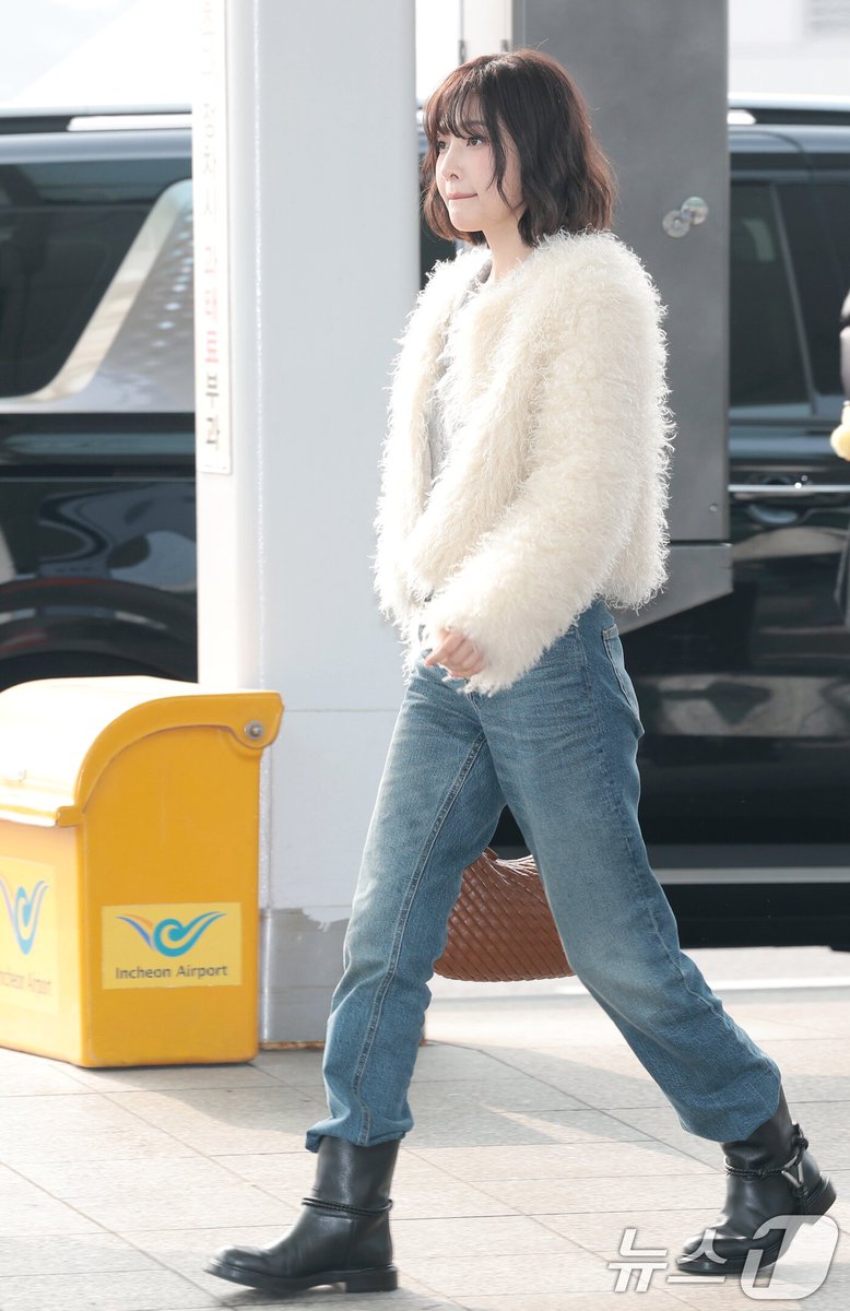 🌟260213 레드벨벳 조이
📸 Photographed by 뉴스1
#레드벨벳 #RedVelvet #レッドベルベット 
#조이 #JOY
#출국 #인천국제공항 #공항패션