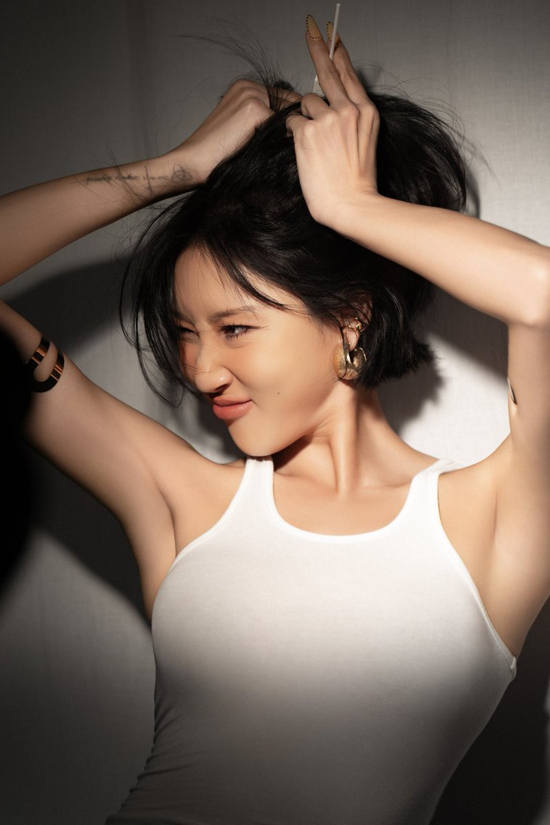 Hwasa tweet media