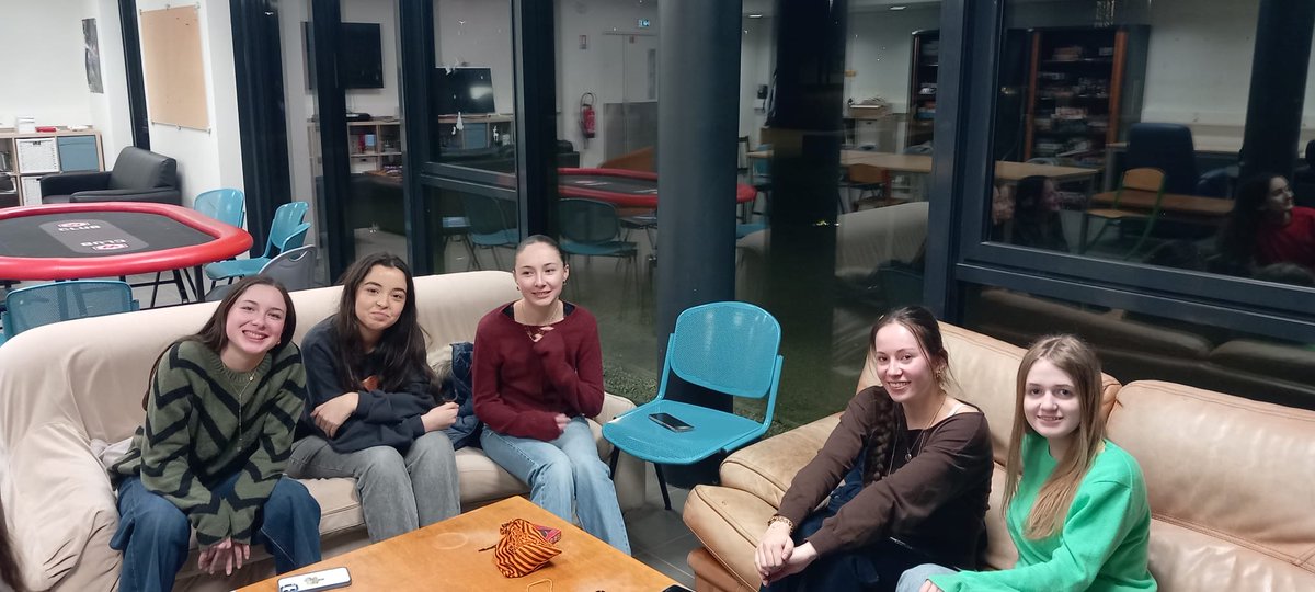 Filles, maths et informatique tweet media