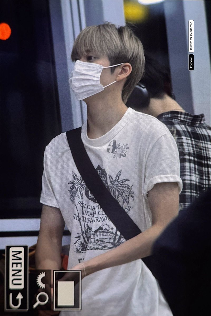 alcheadyml's tweet image. กระเป๋าก็ใช้ใบเดิมๆ หล่อโว้ย รักจัง