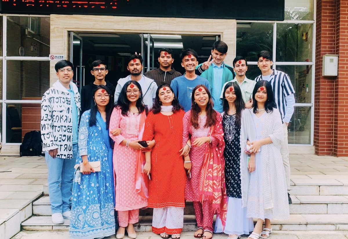 prajwalshahi69's tweet image. Dashain in China: 2023–2025.  🌾
Classmates celebrate Nepal’s biggest festival,and sharing their joy fills my heart ❤️
中国的Dashain：2023-2025。同学们庆祝尼泊尔最大的节日，分享他们的喜悦充满了我的心
#prajwalshahi69
#Dashain #NepalLargestFestival #DashainInChina