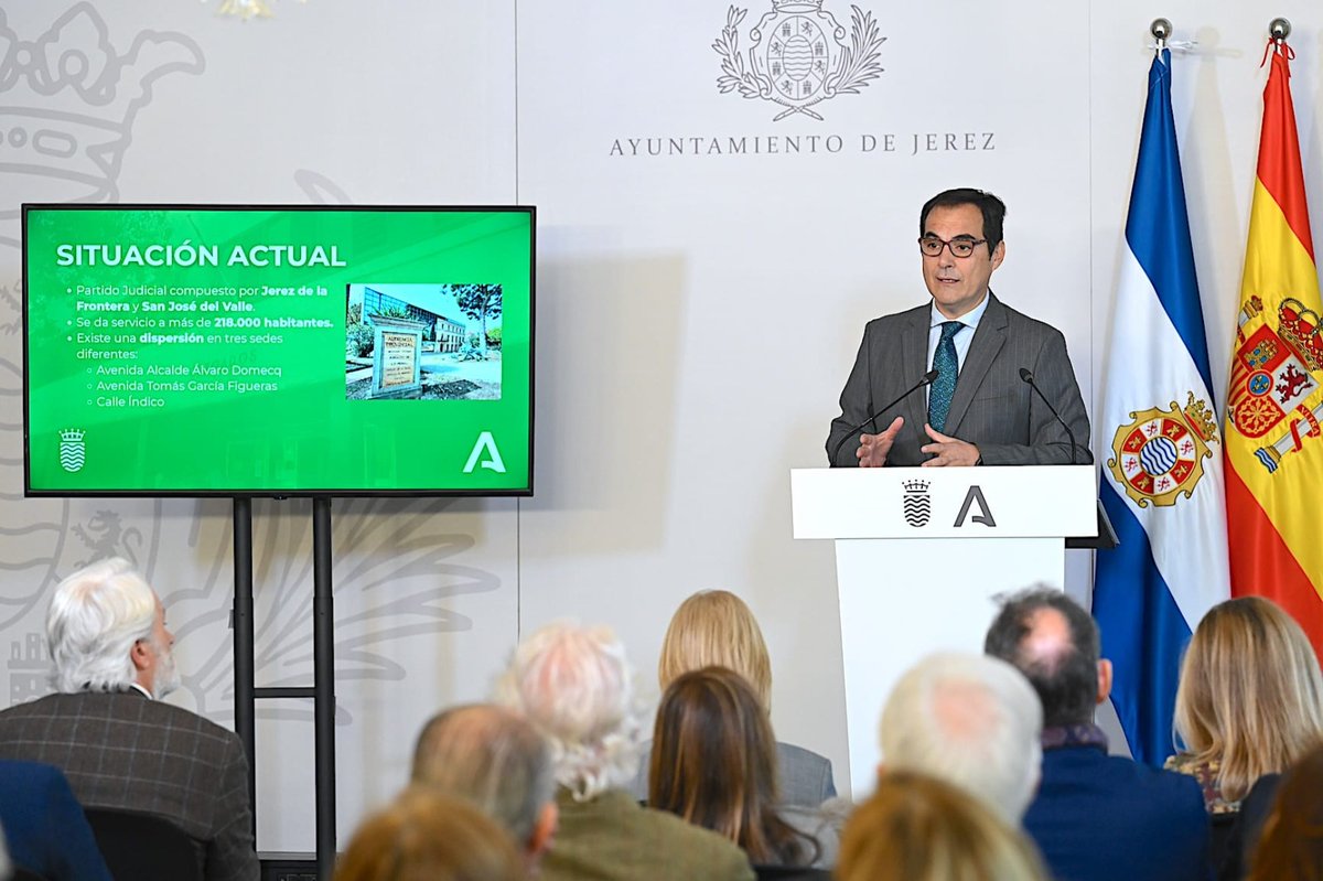 JusticiaJunta's tweet photo. 🏛️ La Junta de Andalucía y el Ayuntamiento de Jerez han presentado a los operadores jurídicos el diseño inicial de la Ciudad de la Justicia, que duplicará el espacio actual y responde a una demanda histórica desde hace 30 años.
#JusticiaAndalucía #Jerez #ServicioPúblico #PlanPIJ https://t.co/ynwLebfSvr