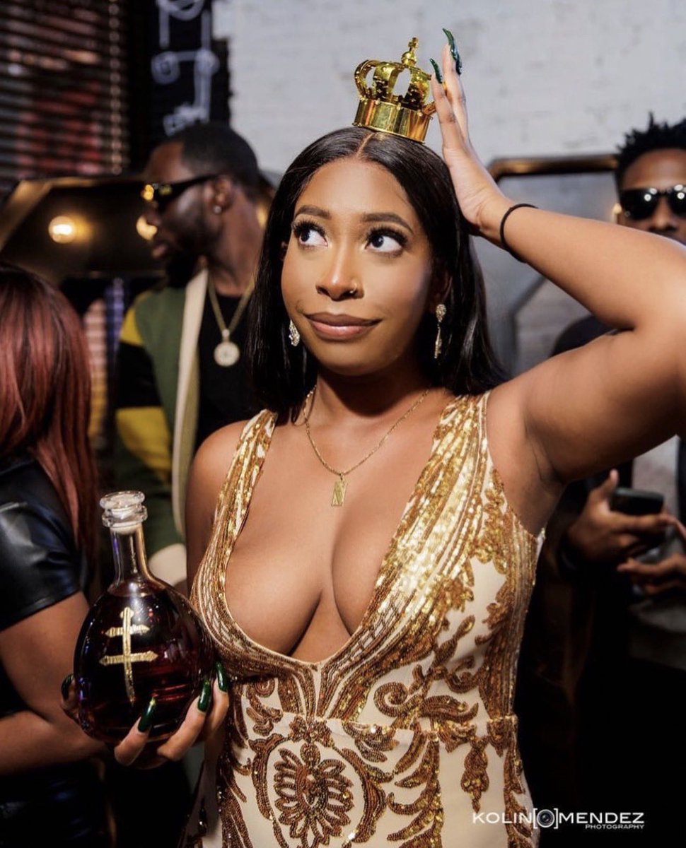 CleverlyChloé tweet media