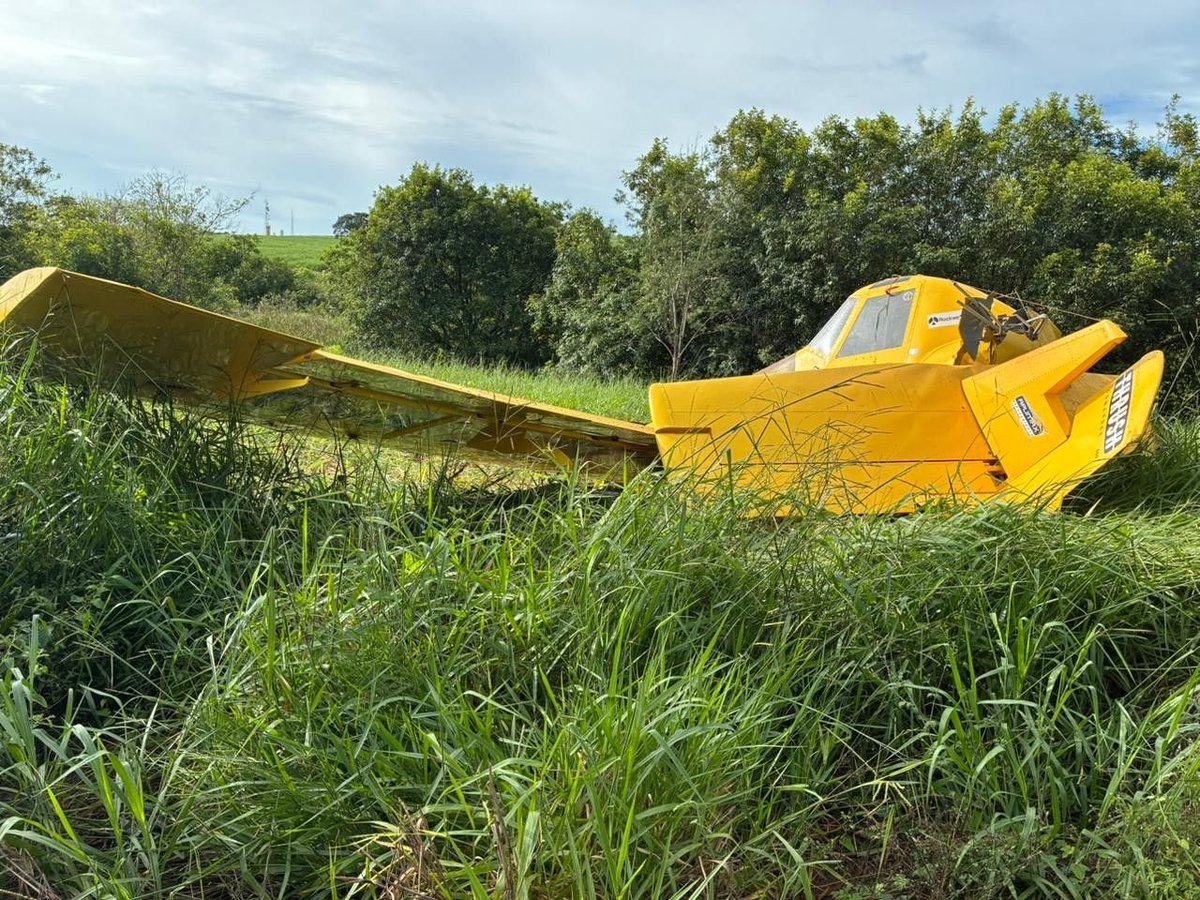 g1riopreto's tweet image. 🚨 Avião agrícola faz pouso forçado em área de vegetação no interior de SP
glo.bo/8u5atfh #g1 #Mendonça