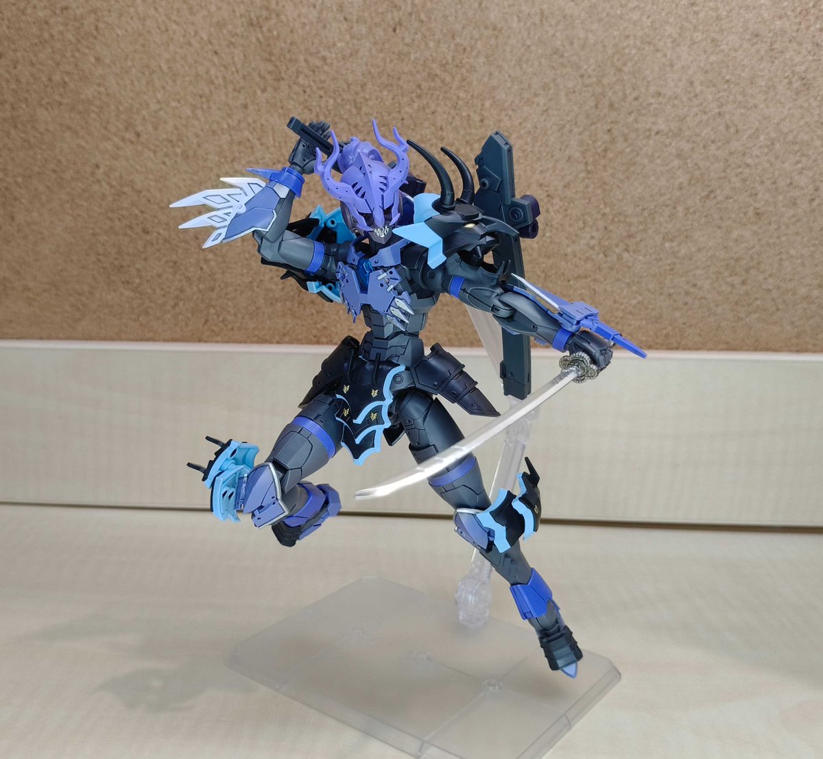 もっと蒼鬼丸 全体的な形状を維持しながら、高度な関節可動性を維持し