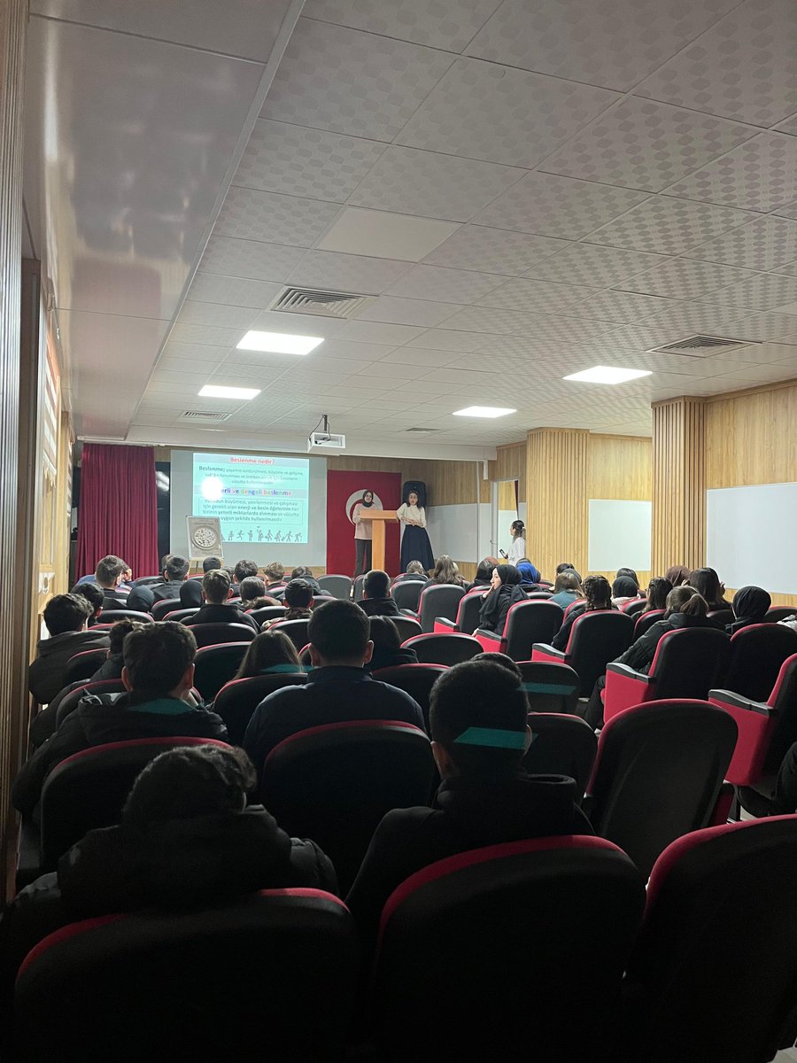 Susehri_KAAL's tweet photo. Aile Toplum Sağlığı Merkezince 9. Sınıf Öğrencilerimize Sağlıklı Beslenme ile ilgili Seminer verildi, Emeği geçenlere teşekkür ediyoruz.

@Yusuf__Tekin
@valisimsek
@sivasmem
@erdogan_fatih66
@susehrimem 
@Erkanyldz_ https://t.co/wXxIy9VFF1