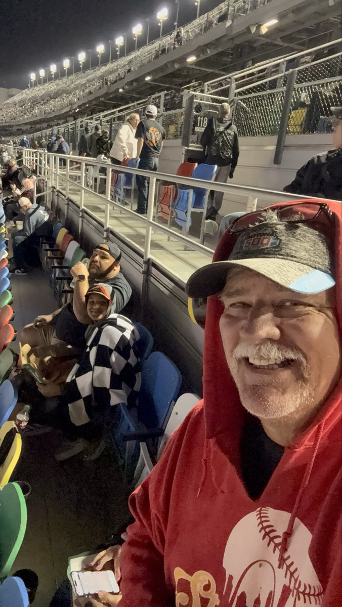 Dan Diesel tweet media