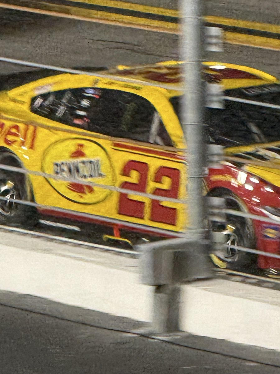 Dan Diesel tweet media