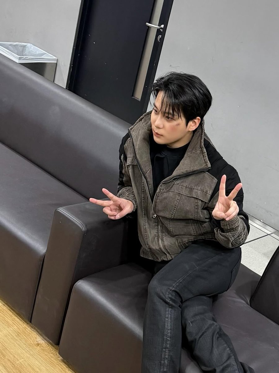 00SGV's tweet image. 포즈가 너무 앙큼해요