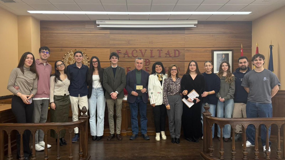 Facultad de Derecho tweet media