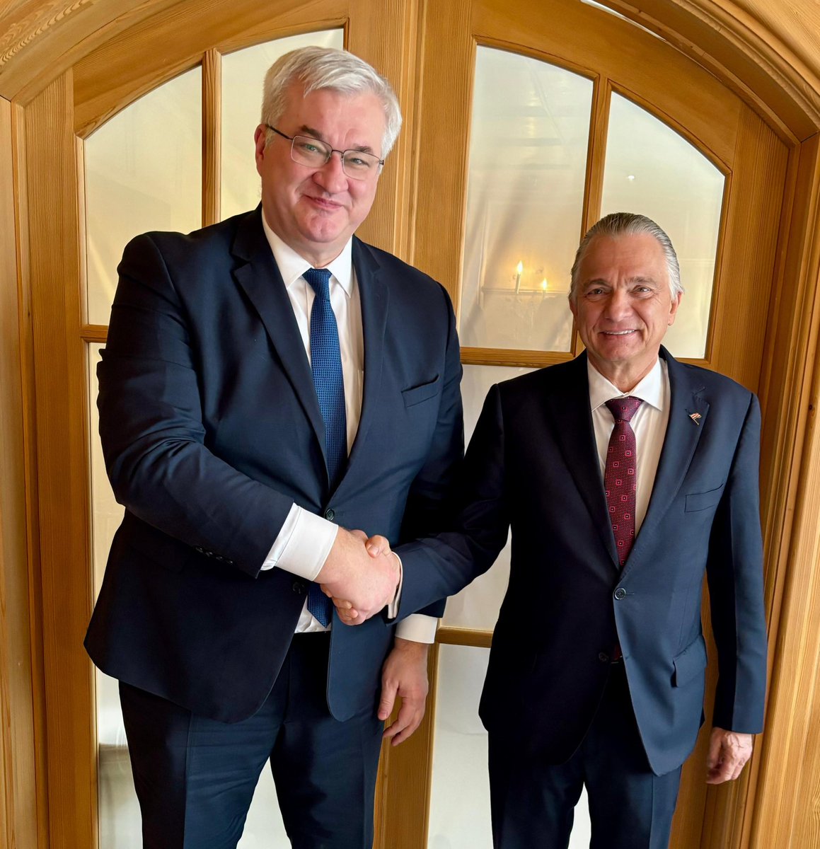 Productive meeting with <a href="/CRcancilleria/">Cancillería Costa Rica 🇨🇷</a> Foreign Minister André Tinoco and thanked Costa Rica for its support for Ukraine. 

I conveyed President Zelenskyy’s congratulations to President-Elect Laura Fernández Delgado on her election victory.

I informed my colleague about peace