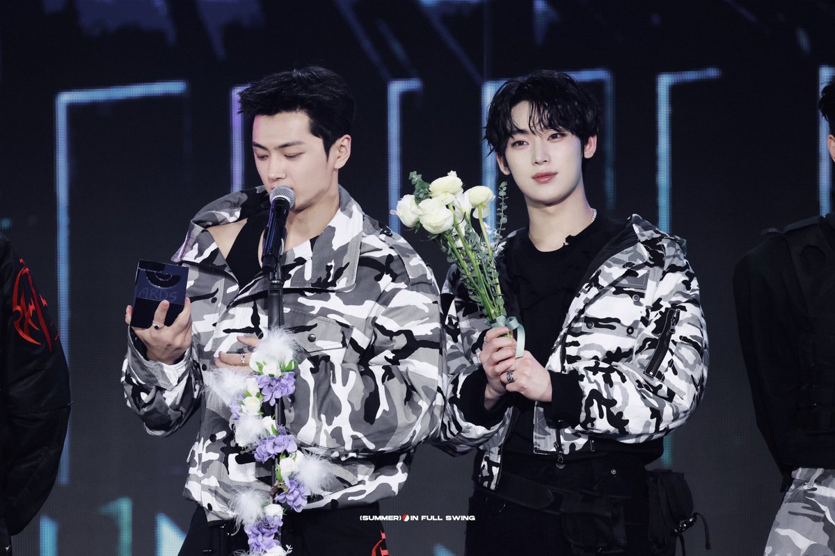 summerinfullswing tweet media