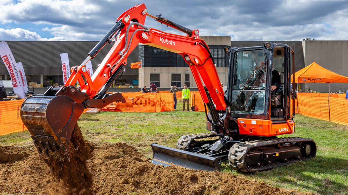 Equip Exposition tweet media