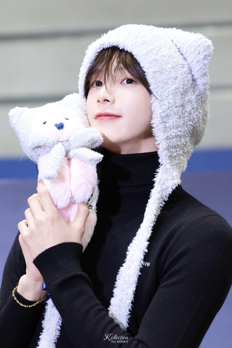 Kollection__'s tweet photo. 260211 Premium Fansign

HD2

#andTEAM_K #ケイくん #케이 #andTEAM #앤팀 https://t.co/IpQC8sj07m