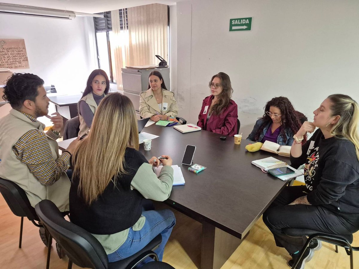 Edilma_Galvis's tweet photo. #BienestarBoyacá | Desde el Sistema Nacional de #BienestarFamiliar articulamos espacios interinstitucionales con la @AlcaldiaTunja para fortalecer el cuidado en entornos de protección y en el Sistema de Responsabilidad Penal para Adolescentes, promoviendo su bienestar integral. https://t.co/ufqbIHkJEK