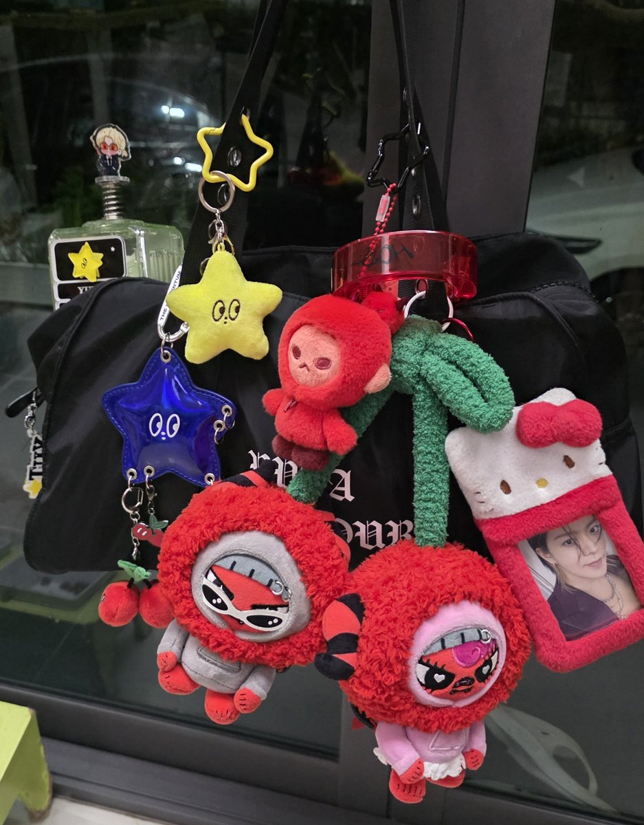 จัดกระเป๋าเสร็จแล้ว 3 กิโลนิดๆ 🤏